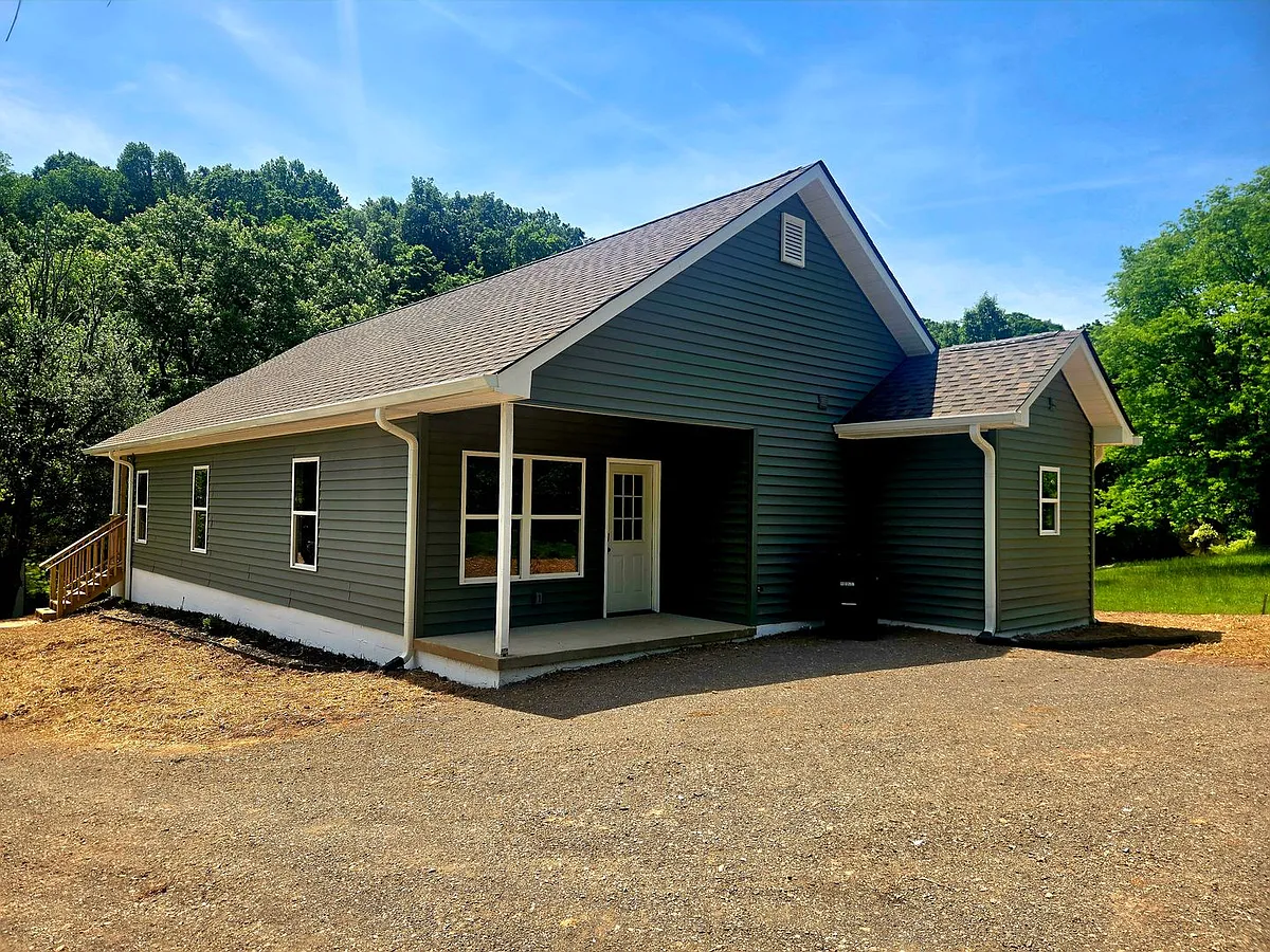 Building Photo - 1331 Lee Ln
