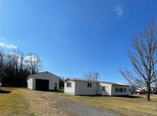 9095 Lewis Point Rd, Canastota, NY 13032