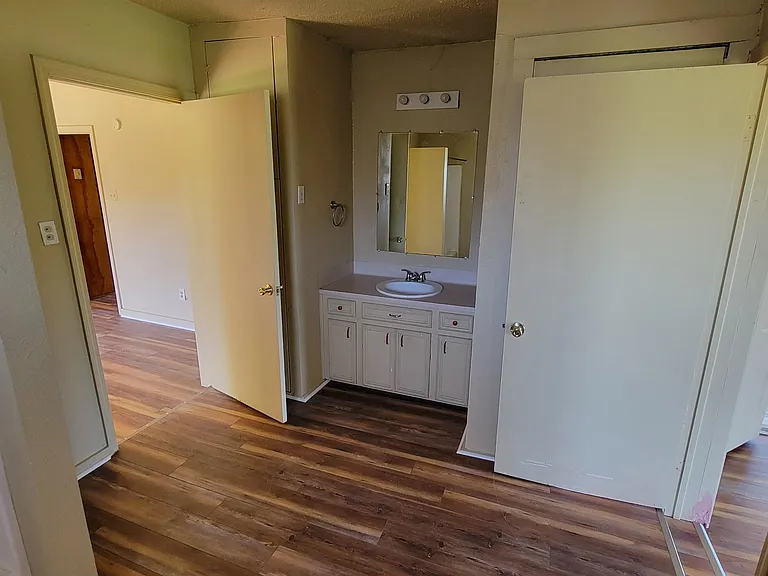 120 N Front St — Photo 4