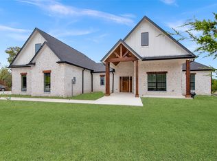 1179 Robertson Rd, Whitewright, TX 75491