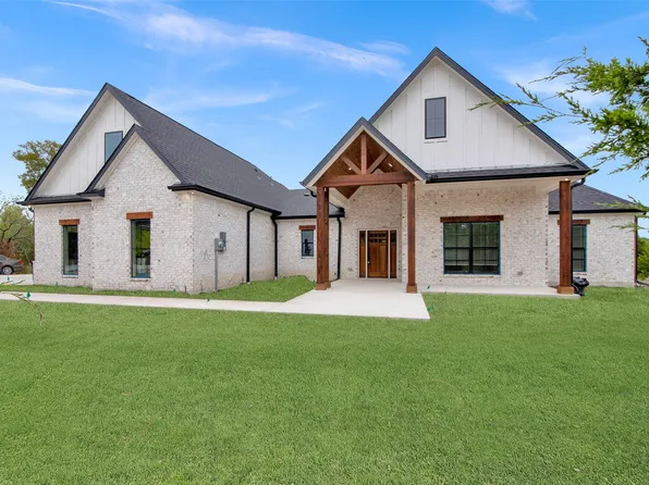 1179 Robertson Rd, Whitewright, TX 75491