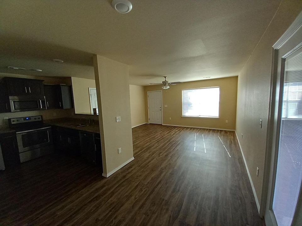 Nice open concept floor plan!