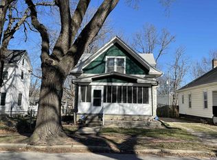 1106 SW Macvicar Ave, Topeka, KS 66604