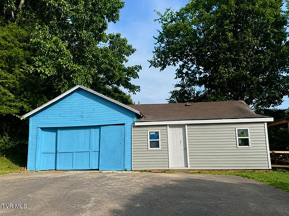 5th image of 2052 Fairview Rd