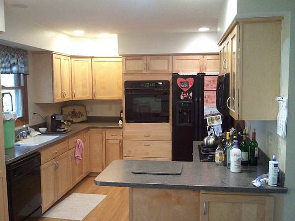 Kitchen (remodeled)