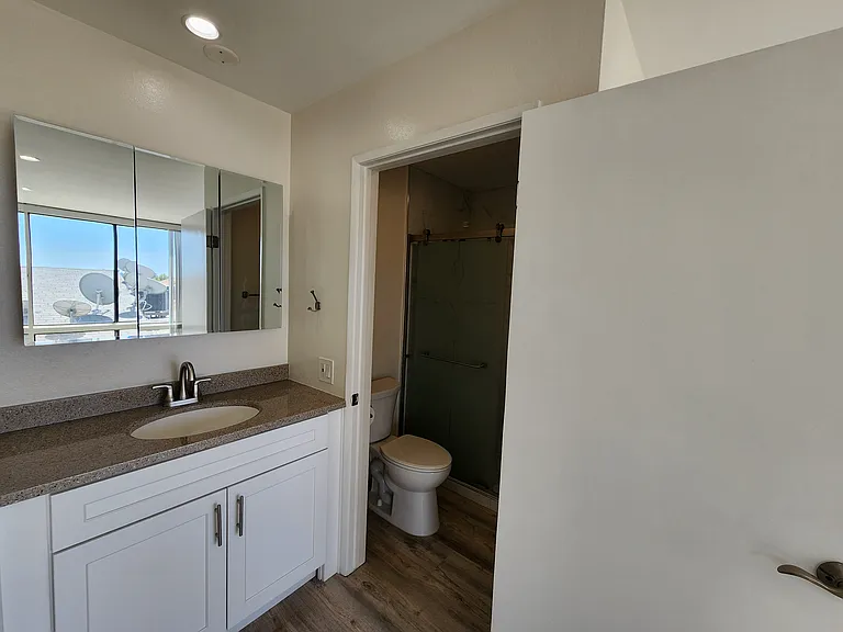 626 N Isabel St #301 — Photo 28