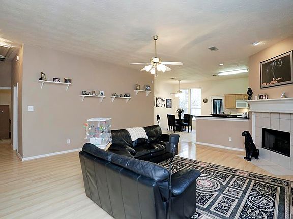 3rd image of 603 Mesquite Dr