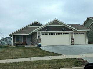 1810 Ladbrook Ln, Saint Cloud, MN 56303