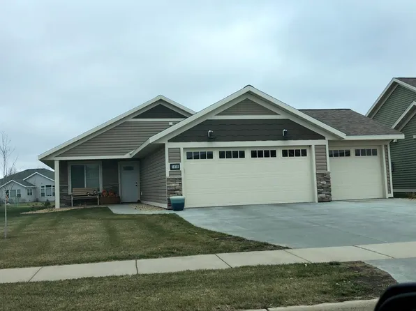 1810 Ladbrook Ln, Saint Cloud, MN 56303
