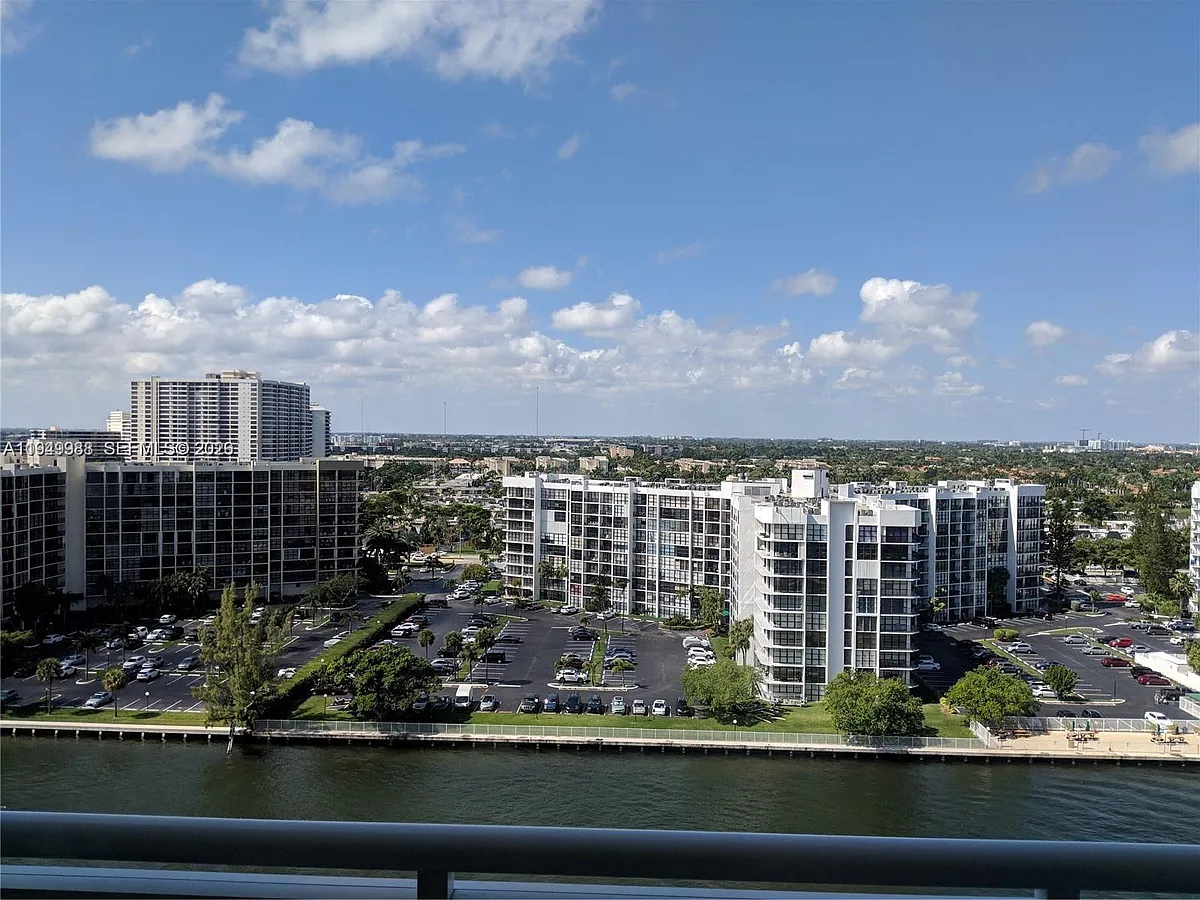 Building Photo - 3000 S Ocean Dr #1412