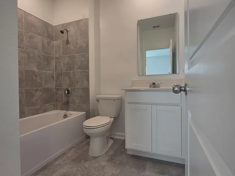 3330 Laurent Loop — Photo 10