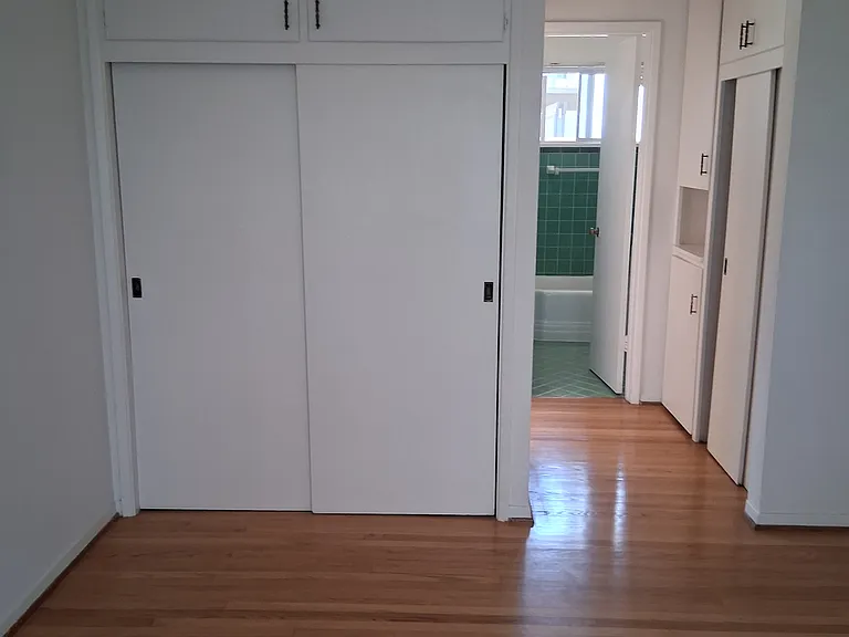 1285 Robinson Ave — Photo 12