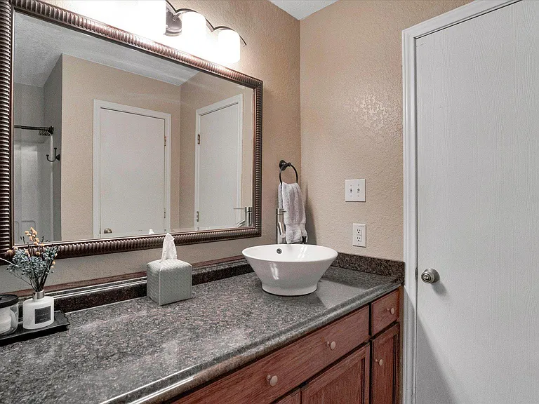 3967 Cherokee Blvd — Photo 24