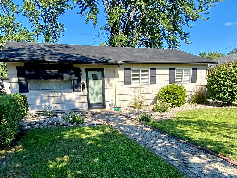 9315 Ellen Dr — Photo 1