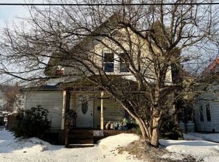 98 Smith St, Barre, VT 05641