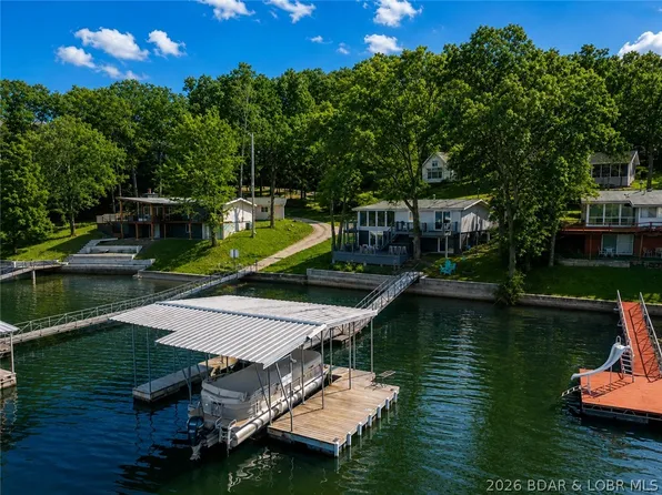 315 Curvy Rd, Camdenton, MO 65020