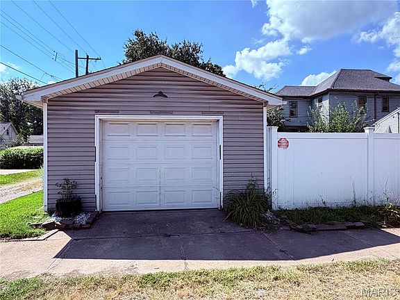 2nd image of 2236 E 24th St