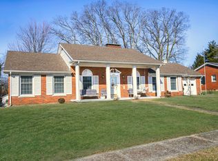 103 Woodford Village Dr, Versailles, KY 40383