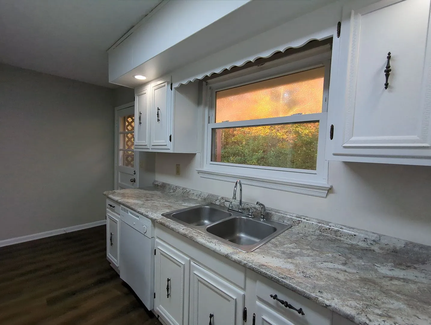 Large Hixson Duplex — Photo 4