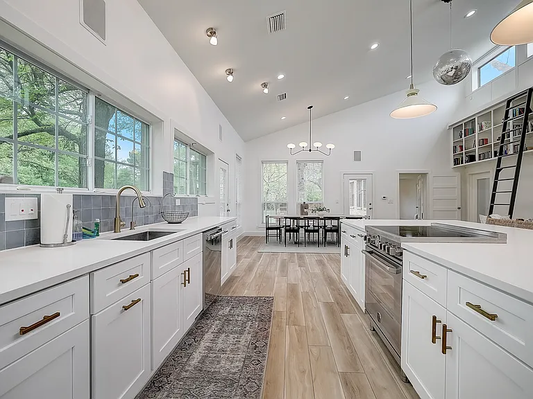5511 N Dunlap Rd — Photo 51
