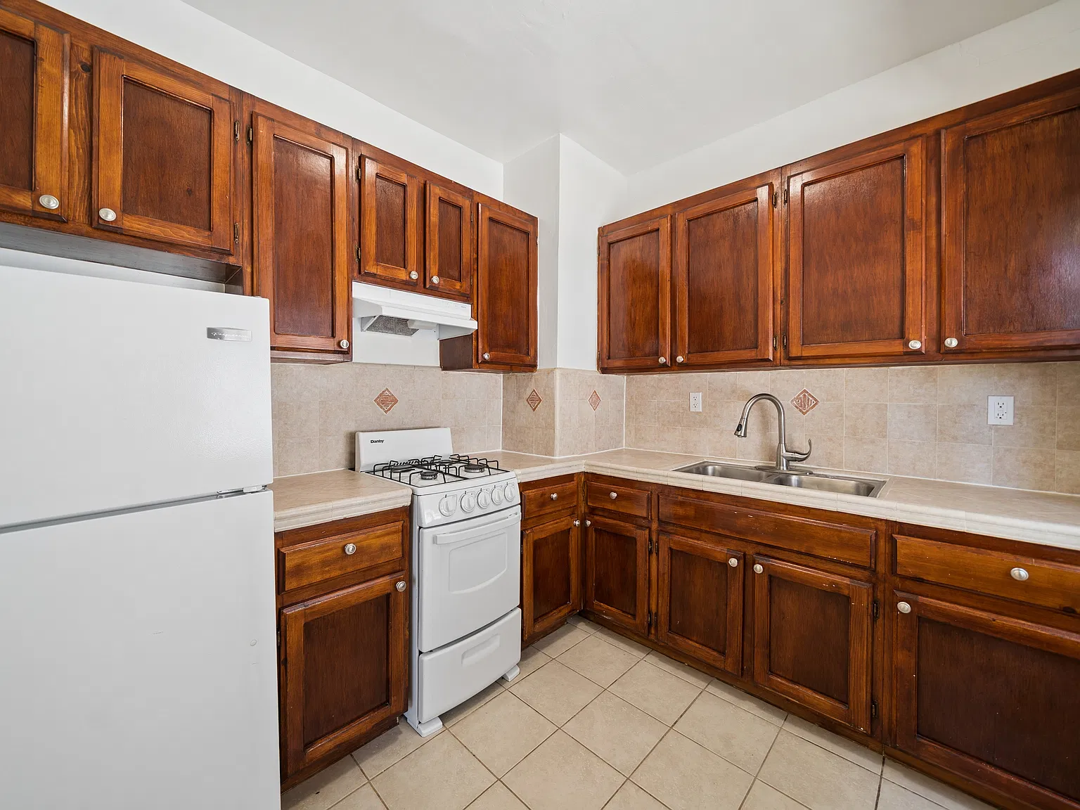 1267 Vin Scully Ave Property — Photo 4