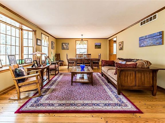 3rd image of 4881 Briarwood Ln