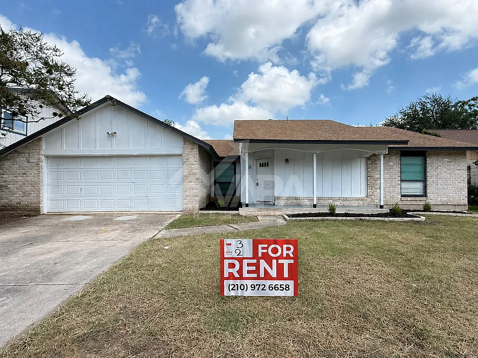 6707 Cypress Lake Dr
