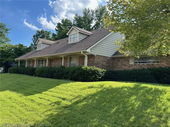 2100 S 70th St, Fort Smith, AR 72903