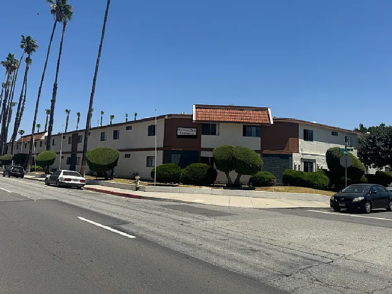 Magnolia Tree Apartments — Photo 7