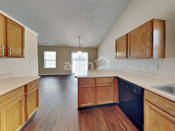 4th image of 6002 Candlewick Dr