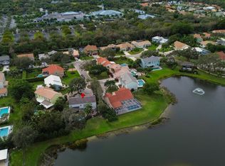 1005 Pine Lake Cir, Palm Beach Gardens, FL 33418