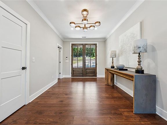 5th image of 3394 Robinson Rd