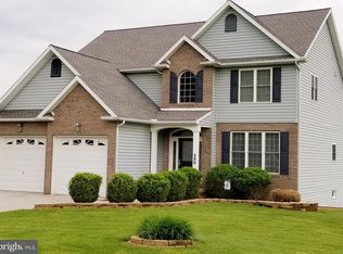 350 Pine Grove Rd, Hanover, PA 17331