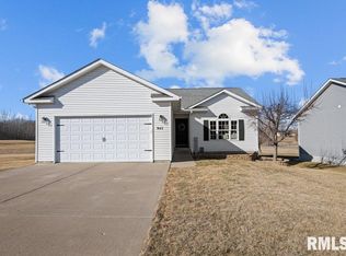 941 5th Ave W, Andalusia, IL 61232