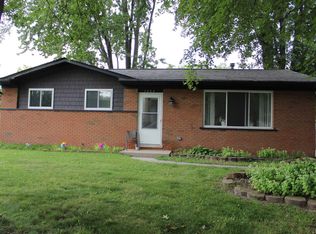 1044 Howard St, Algonac, MI 48001