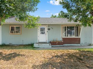 328 N 10th St, Sunnyside, WA 98944