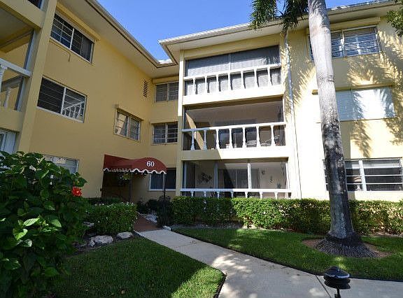 2nd image of 60 Venetian Dr APT 103