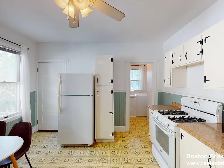 30 Roseclair St #2 — Photo 3