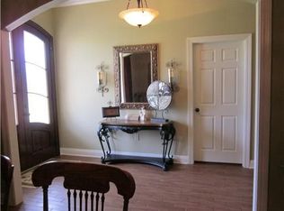 28915 Old C C Rd #C, Albany, LA 70711