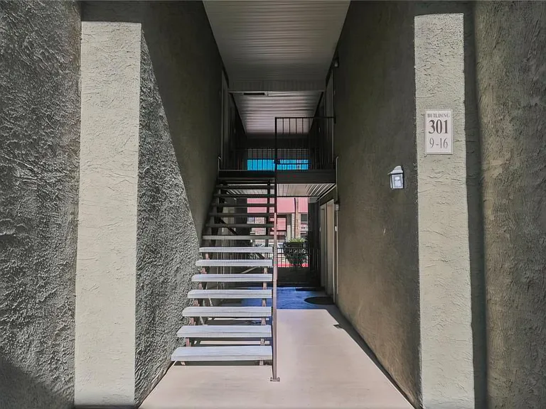 4400 Sandy River Dr #16 — Photo 15