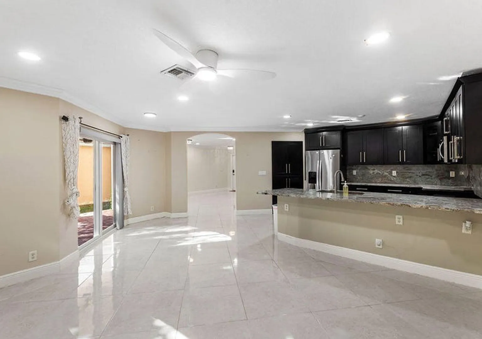 6384 Adriatic Way, West Palm Beach, FL 33413 — Photo 2