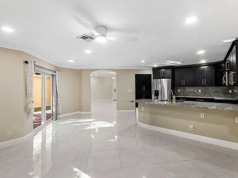 6384 Adriatic Way — Photo 2