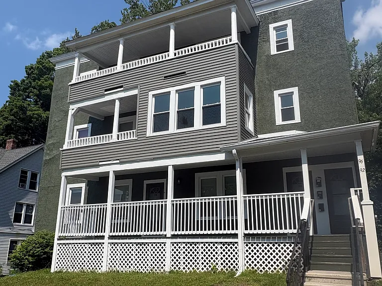 92 Stewart St #1 — Photo 2
