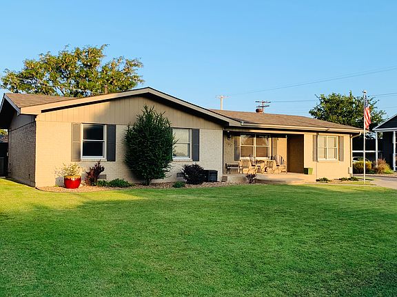 2nd image of 702 Cynthia Dr