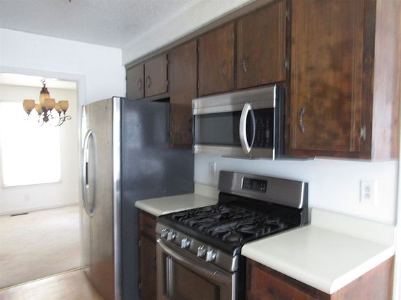 3rd image of 106 Cornelia Ct