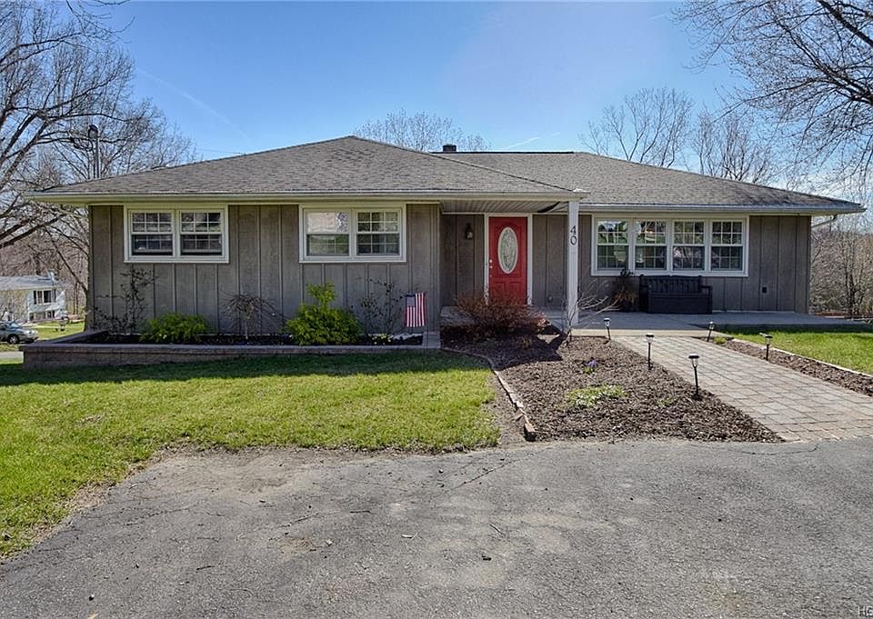1st image of 40 Valley Dr