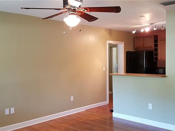 5th image of 2111 W Norfolk St