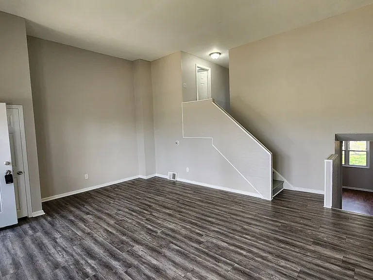 119 E Laughead Ave — Photo 2
