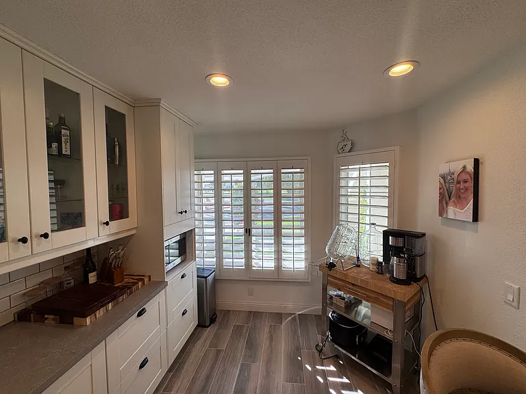 289 Vista Royale Cir W — Photo 17