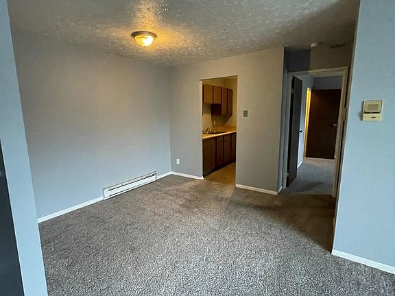 4th image of 2848 Harrison Ave #12